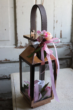 Angelo Ferdinando, lampion nagrobny z dekoracją, wys.37cm 