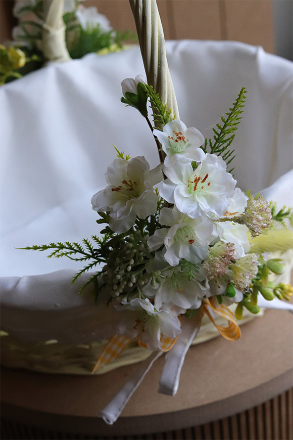 Brenolia, dwustronnie dekorowany koszyczek wielkanocny