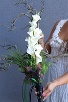 Chrisia, dekoracja nagrobna "krzyż" z kaliami, dł.117cm