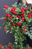 Opera Warszawska, okazała kompozycja kwiatowa