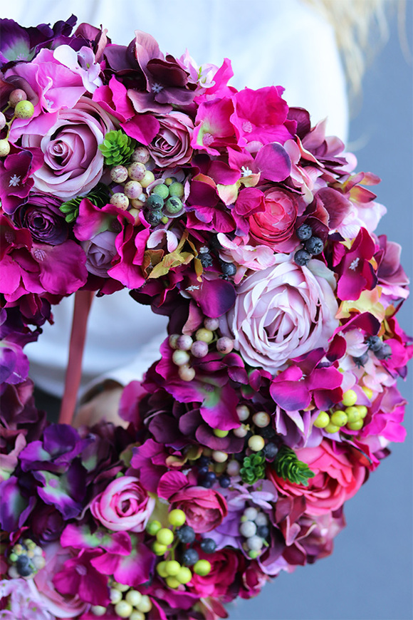 Georra New, wianek na drzwi w kolorze fuksji