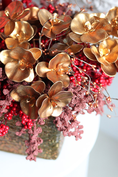 Gloria, zimowa kompozycja w złotej osłonce