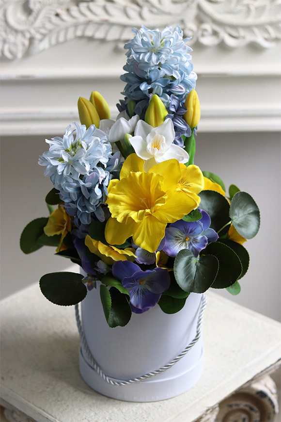 Wiosna w Pełni, flowerbox z hiacyntami