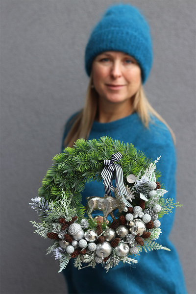 Reinee, zimowy wianek z łosiem