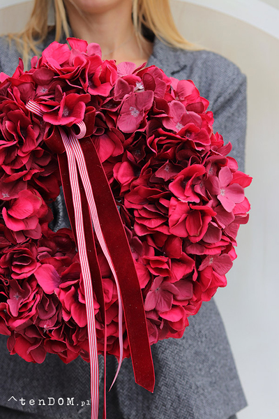 Hortensje Rose, wianek na drzwi z hortensji