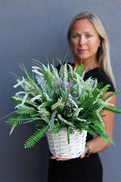 Heather&Lavender, kompozycja z wrzosem i lawendą w koszu