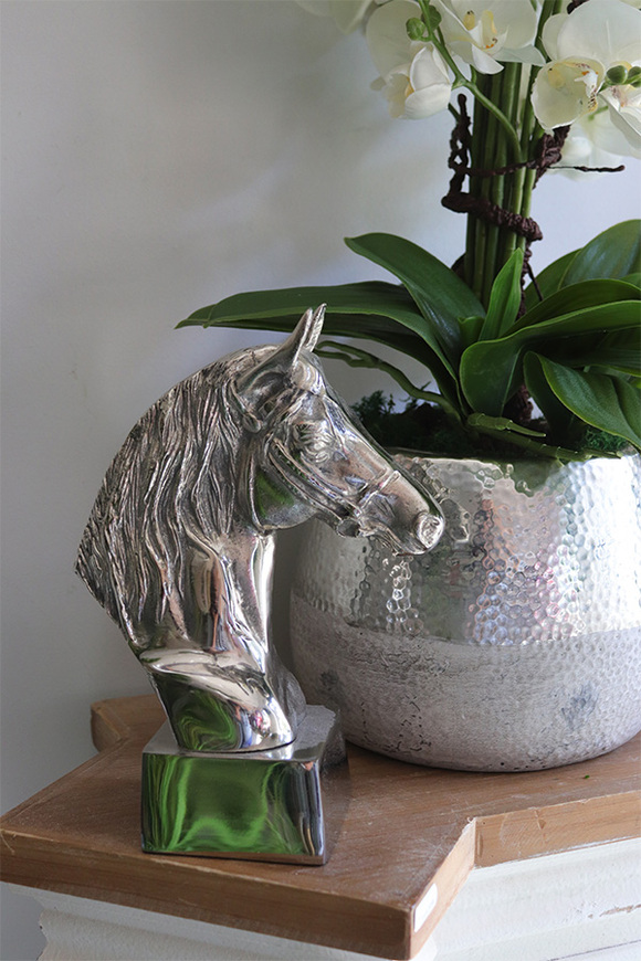 Horse, elegancka figurka konia