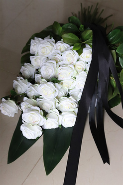 Białe Róże Bielle, bukiet nagrobny do położenia, biały, dł.80cm