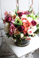 czarny flowerbox z różowymi kwiatami, Marzenna, wys.40cm