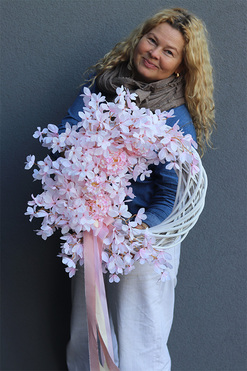 Pudrove Eyre, asymetryczny wianek dekoracyjny, rozp.50cm