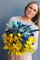 Ukraina 2, flowerbox z dekoracją w barwach narodowych Ukrainy