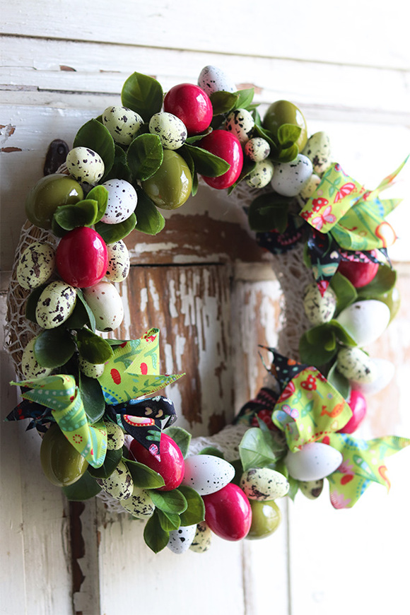 Egsy, wielkanocny wianek z kolorowymi jajkami, śr.32cm