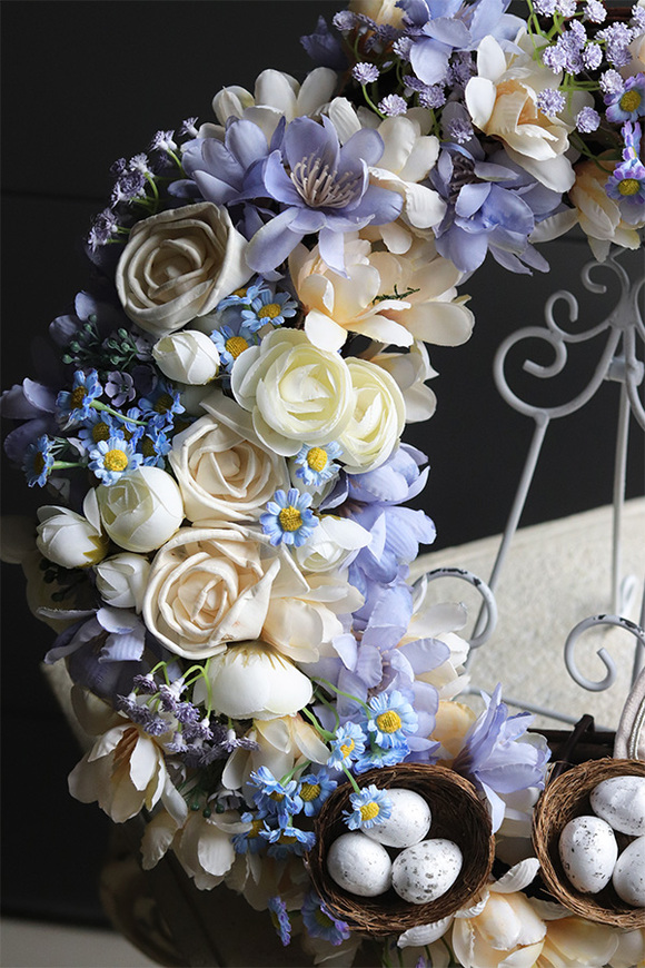 Fioletowa Delikata, wielkanocny wianek dekoracyjny