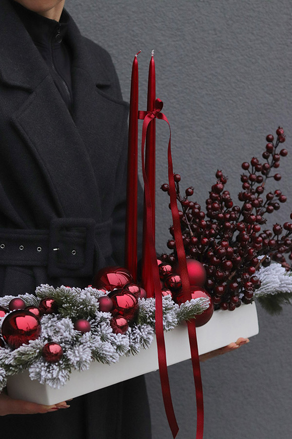 Longia Bordetta, stroik świąteczny z jagodami