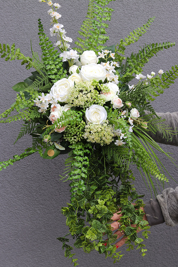 Benella, kompozycja nagrobna w misie, wym.30x46x67cm