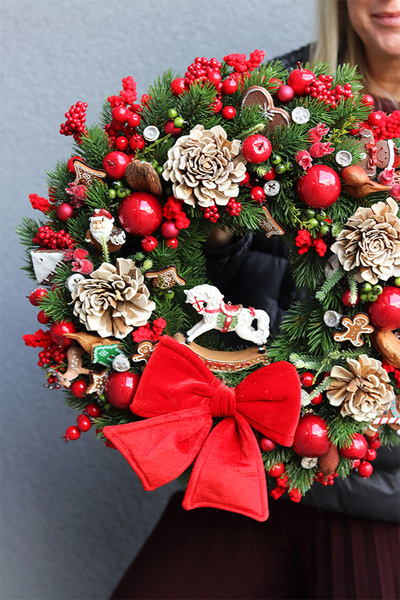 Holly Jolly Christmas, świąteczny wianek na drzwi