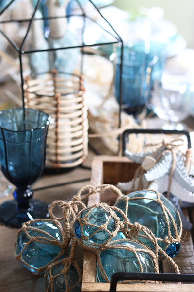 Marine, dekoracja ze szklanych kul