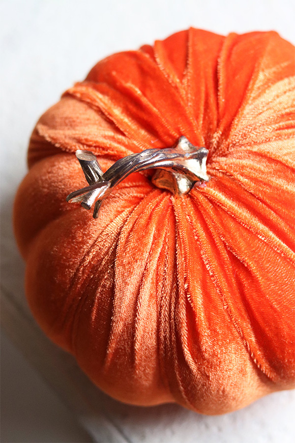 dynia Velurre, jesienna dekoracja, kolor pomarańczowy, 1 szt., wym.13x19cm