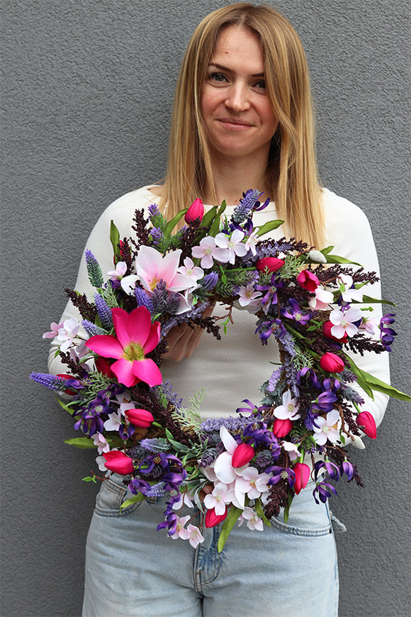 Pinky Spring 2, wiosenny wianek z magnolią