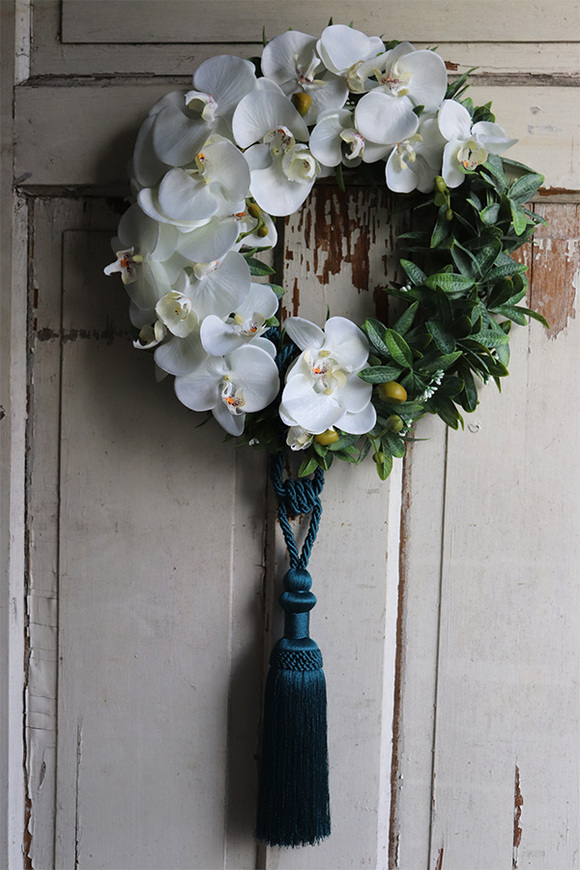 asymetryczny wianek z chwostem, Orchidelia White 2, śr.42cm 