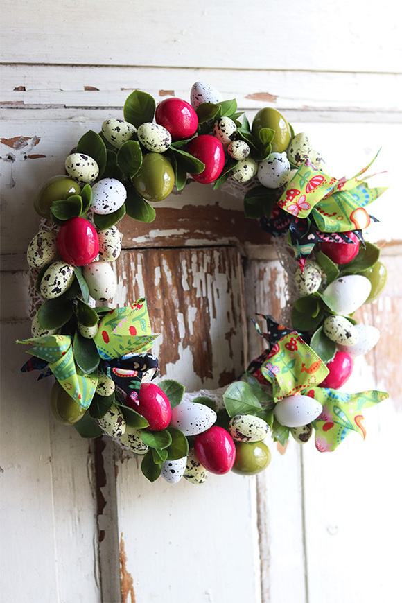 Egsy, wielkanocny wianek z kolorowymi jajkami, śr.32cm