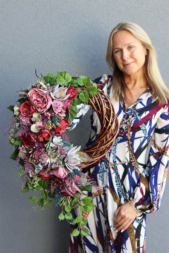 U Moniki, fioletowy asymetryczny wianek