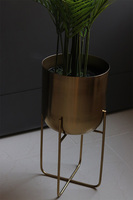 Haiti Gold, sztuczna palma w złotej donicy