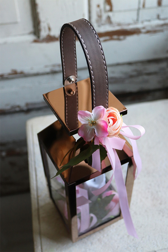 Angelo Ferdinando, lampion nagrobny z dekoracją, wys.37cm 