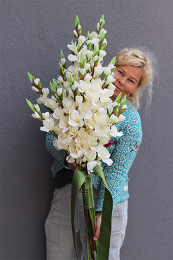 Mieczyki Ecru, bukiet nagrobny do położenia, wys.100cm 