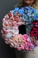 Caryca Spring, kwiatowy wianek dekoracyjny