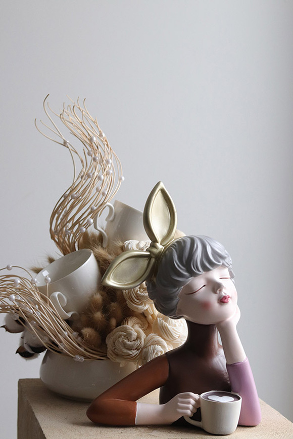 Mademoiselle Cafe, figurka dekoracyjna kobieta