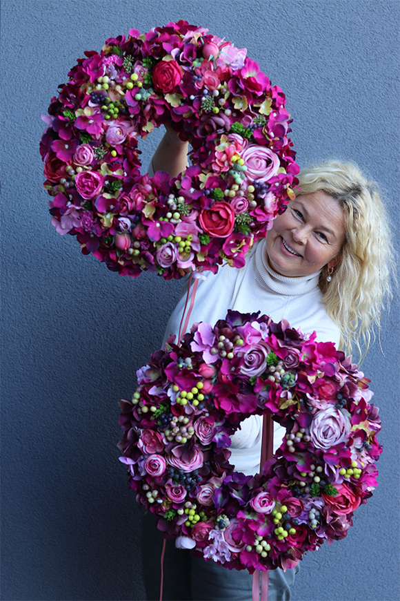 Georra New, wianek na drzwi w kolorze fuksji