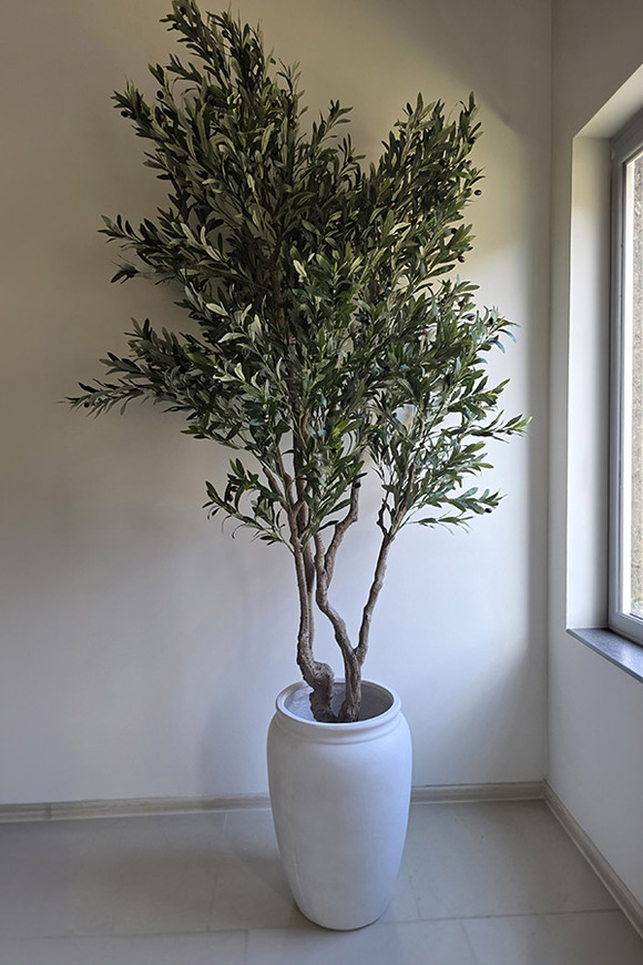Drzewko Oliwne, sztuczna roślina w donicy