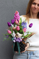 Clemensa Hiacynta, stroik wiosenny z gumowymi tulipanami