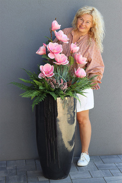 Magnolie Lux Black, wysoka kompozycja w czarnej donicy, wys.184cm