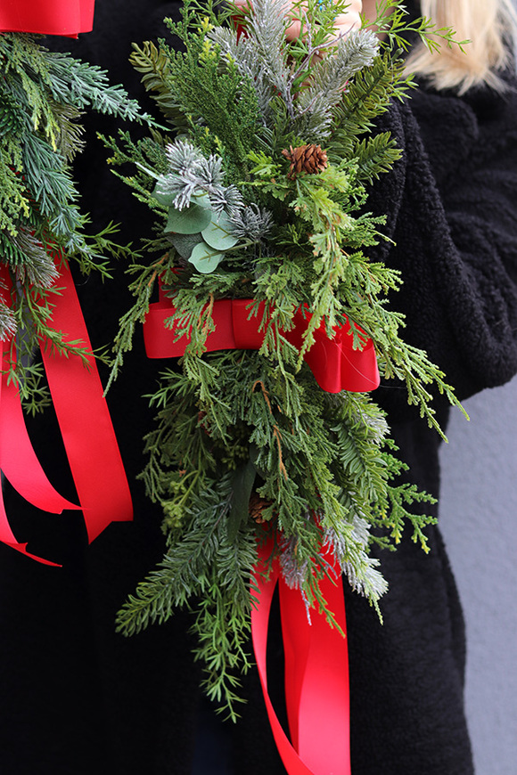 Red Christmas Door, zawieszka świąteczna na drzwi dwustronna