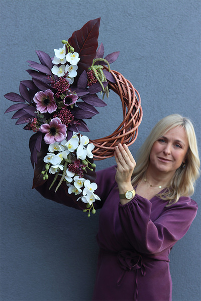 Bordo&Orchidea, asymetryczny wianek na drzwi