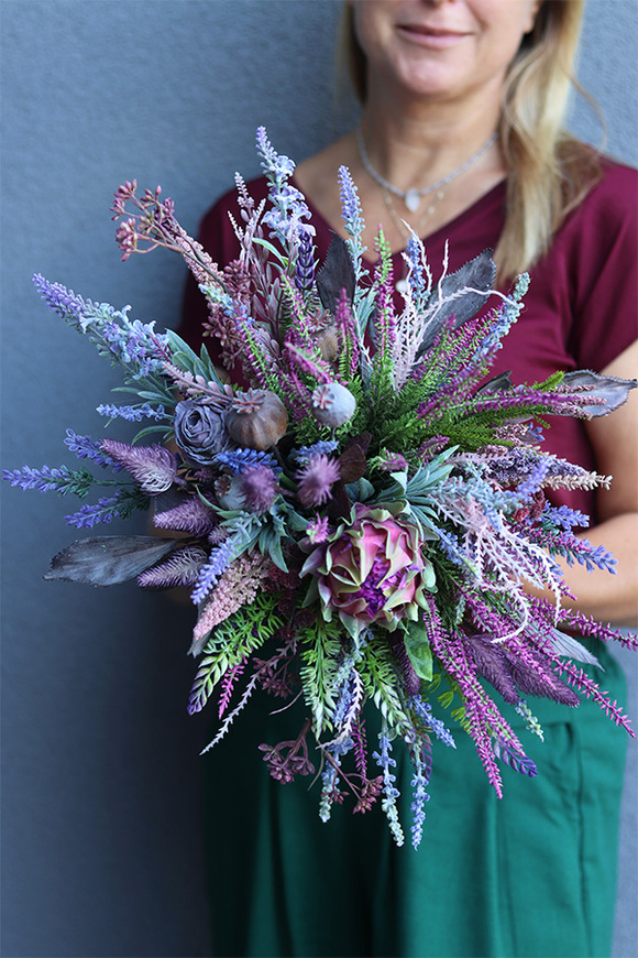 Jereta, kompozycja kwiatowa z wrzosami, wys.35cm