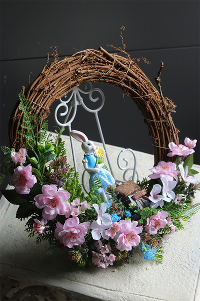 Żona Królika, wielkanocny wianek dekoracyjny z zajączkiem