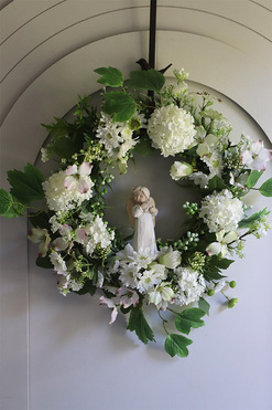 OD RĘKI Santa Angela, wianek komunijny z aniołem, śr.46cm