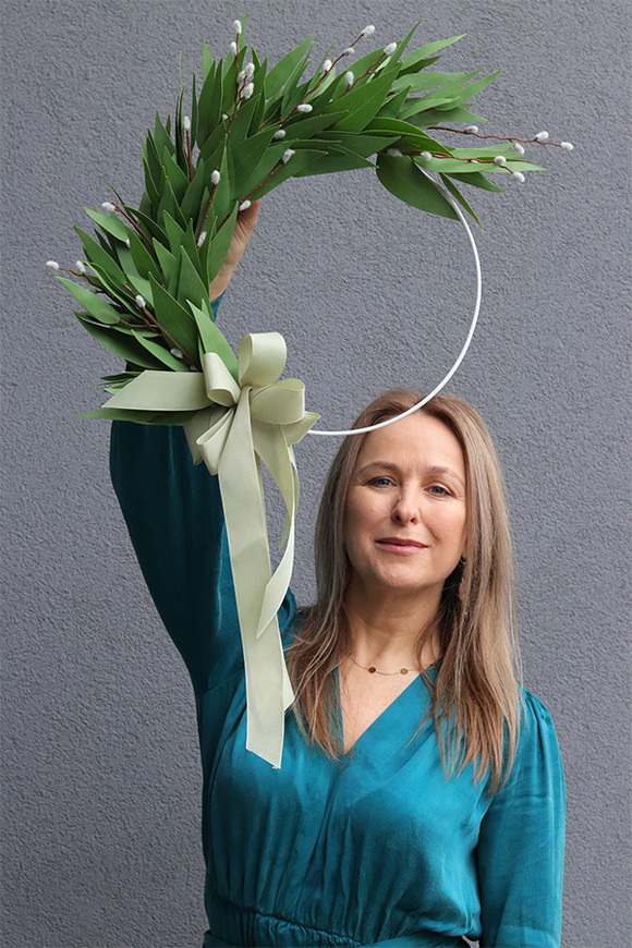 Bazie Green Subtelle 2, wiosenny wianek na drzwi na obręczy