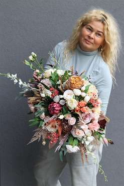 Debora Small, jesienna kompozycja w naczyniu, wym.34x80cm