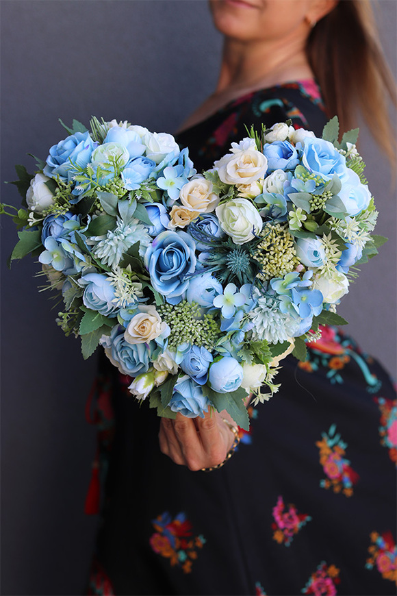 Niebieska Lunina, dekoracyjne serce kwiatowe, wym.26x32cm 