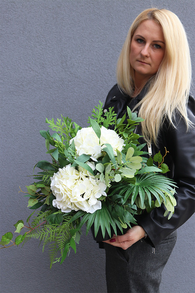 Jutra, komplet dekoracji nagrobnych z białymi hortensjami, kompozycja + bukiet