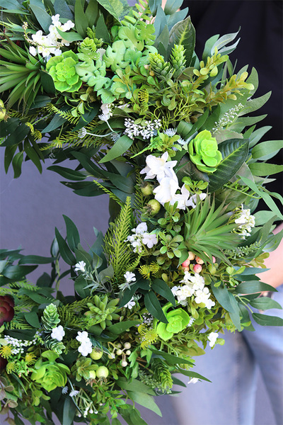 Greenelia 2, zielony wianek na drzwi