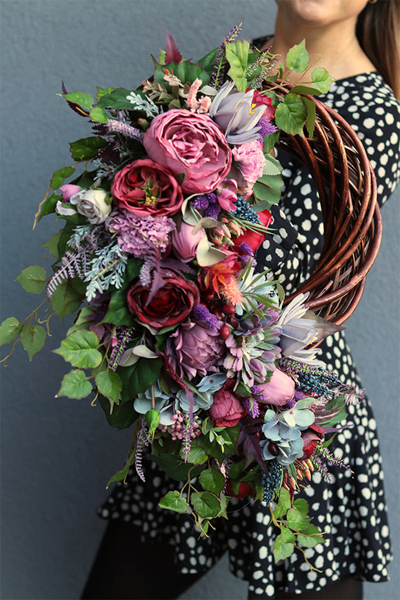 U Moniki, fioletowy asymetryczny wianek