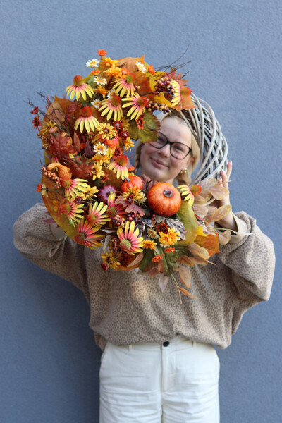 Autumn Garden, asymetryczny jesienny wianek