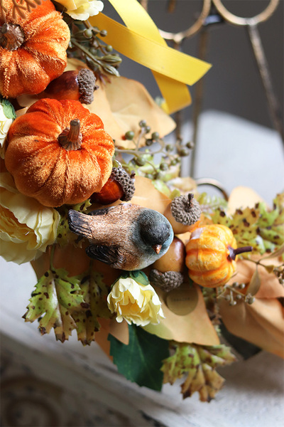 Dyniowy, asymetryczny jesienny wianek z dyniami