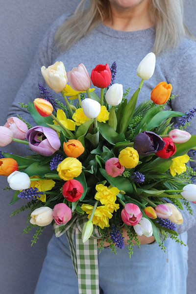 Kolory Wiosny, dekoracja nagrobna w misie