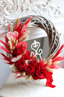 Serduszkowy, asymetryczny wianek z suszem